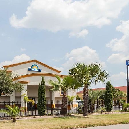 Days Inn By Wyndham Houston East Εξωτερικό φωτογραφία