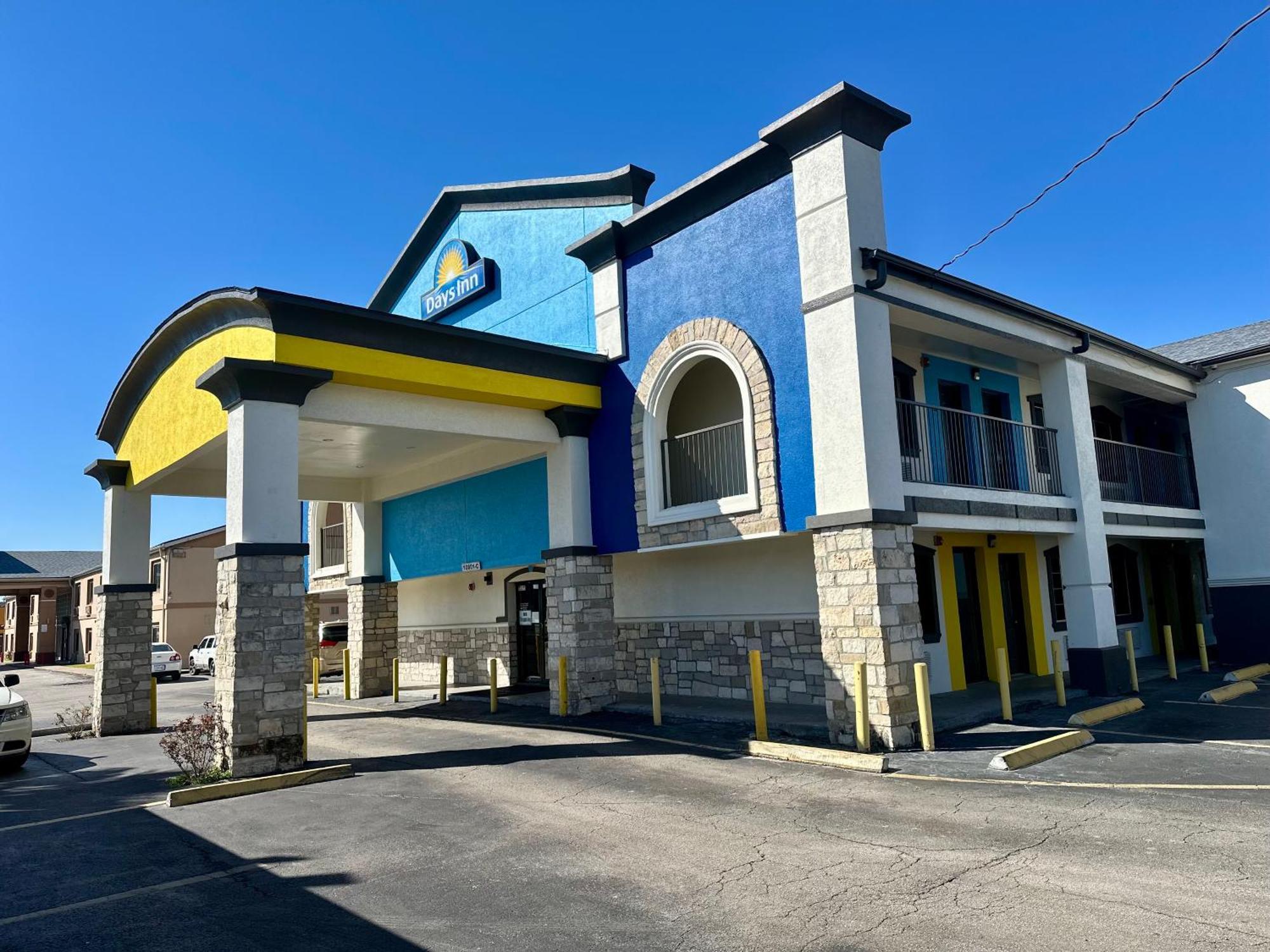 Days Inn By Wyndham Houston East Εξωτερικό φωτογραφία