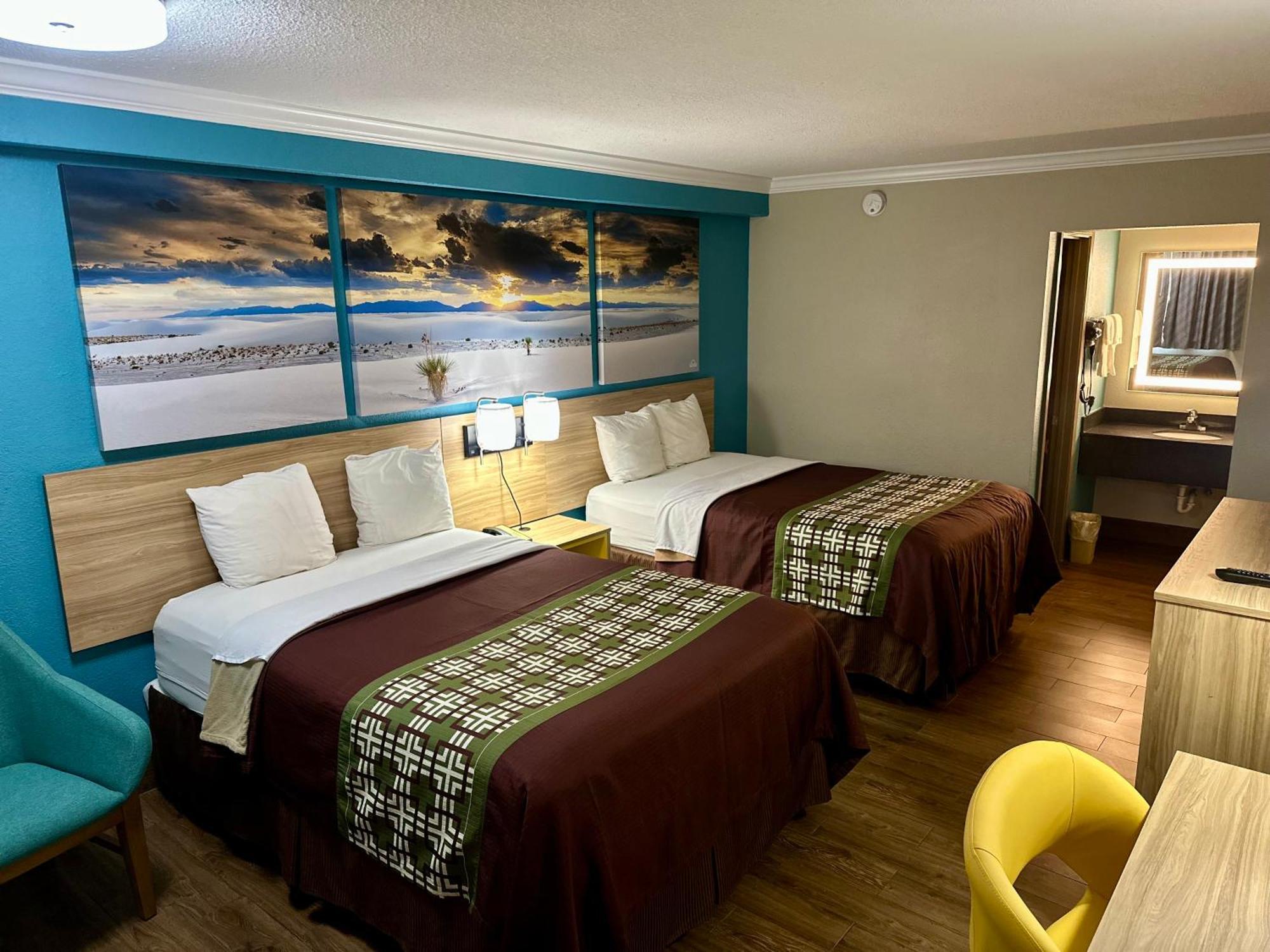 Days Inn By Wyndham Houston East Εξωτερικό φωτογραφία