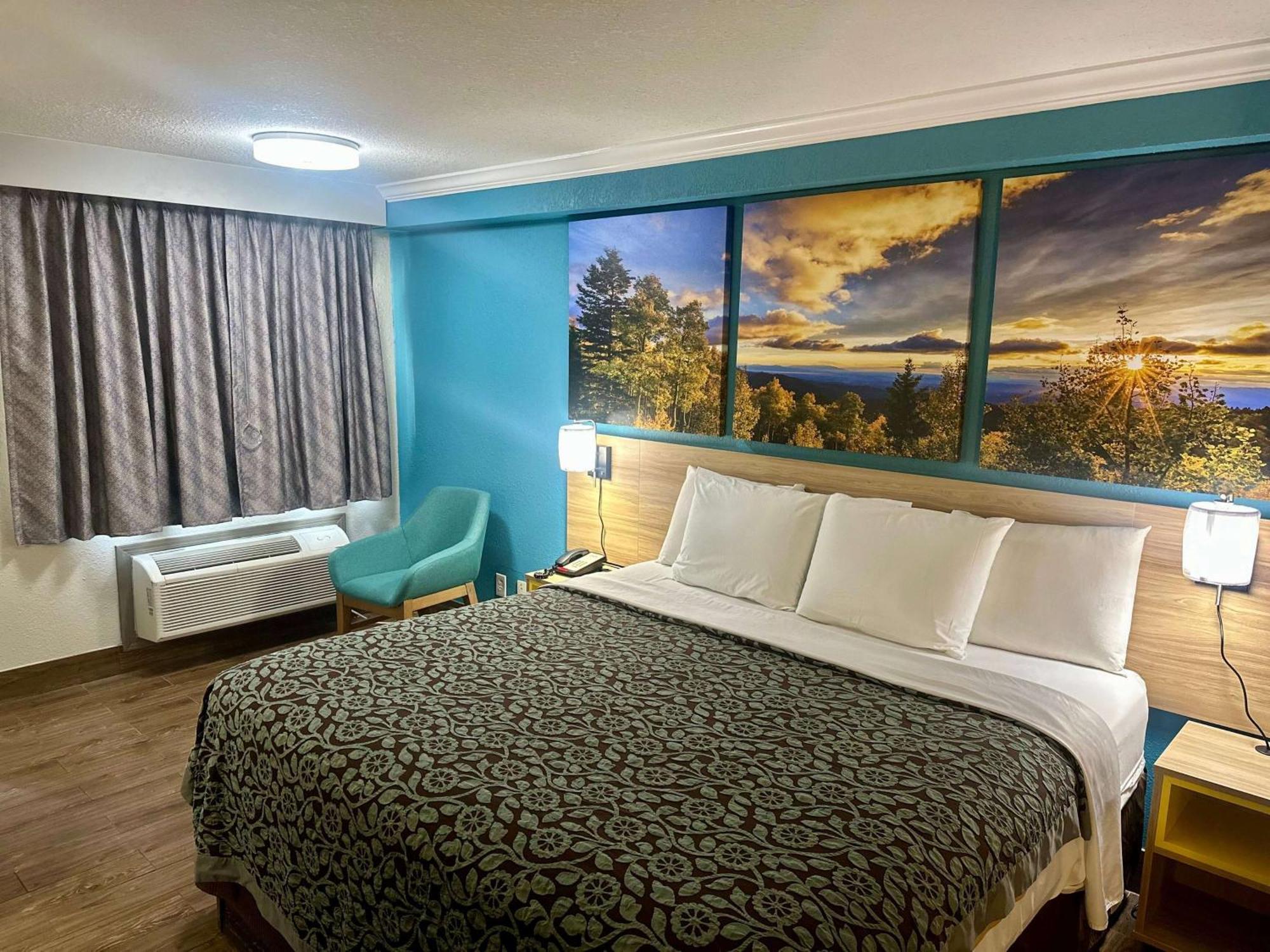 Days Inn By Wyndham Houston East Εξωτερικό φωτογραφία